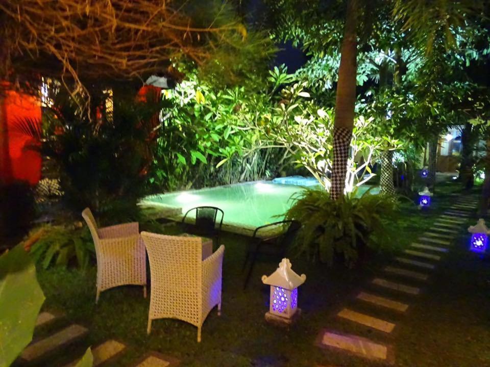 Villa Rosseno - Evelyn Private Pool And Garden Yogyakarta Exterior photo