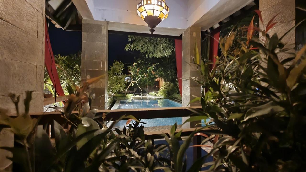 Villa Rosseno - Evelyn Private Pool And Garden Yogyakarta Exterior photo